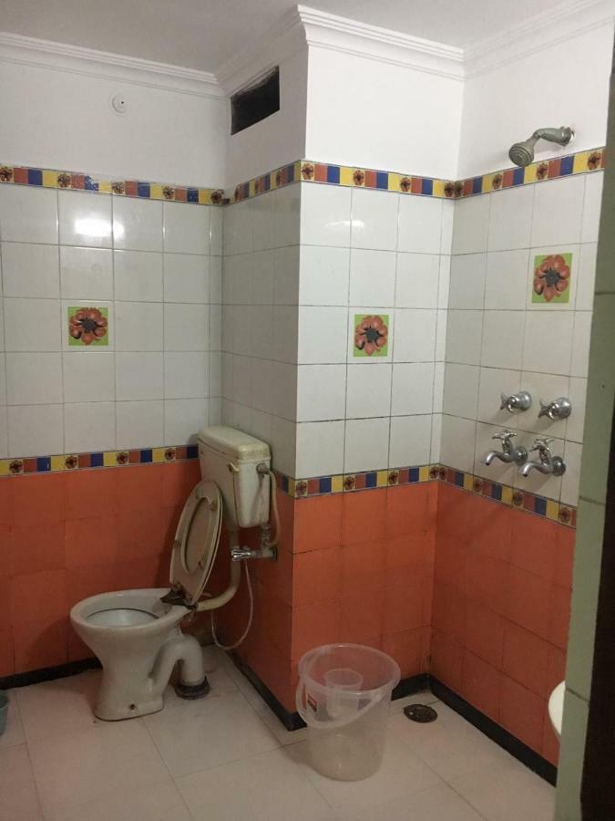 Hotel Poonam Rāipur Eksteriør billede